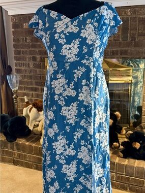 Old Navy Blue and White Floral Maxi Dress